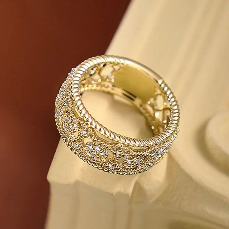 Cao i New Sle Hollow out Gold Emed Ring Vintage Court Patterned Ring ex Faion Jewelry Accories